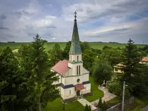 Kirandulastervezo-Szecsenke-Katolikus-templom.webp