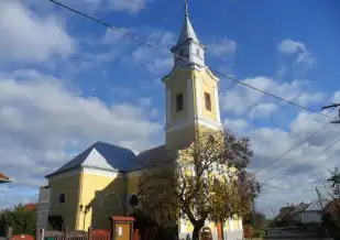 Kisvarsany-Reformatus-templom.webp