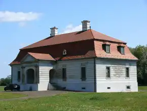 Becsky-kúria, Komlódtótfalu