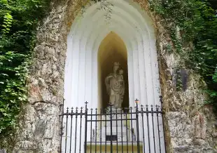 Lourdes-i barlang, Miskolc