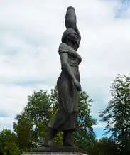 Korsóvivő szobor, Nyíregyháza