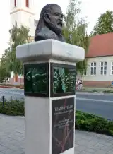 Soltvadkert-Kramer-Fulop-szobor.webp