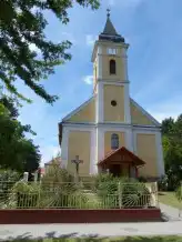Szank-Katolikus-templom.webp