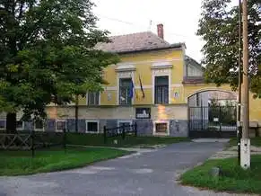 Geist-kúria, Szergény