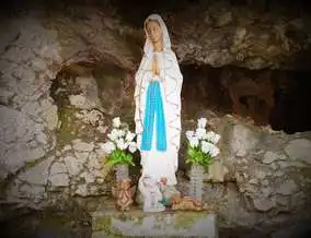 Lourdes-i Mária szobor, Várgesztes