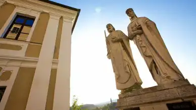I. István király és Gizella királyné szobra, Veszprém