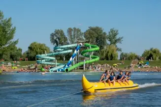 Tisza-tó Strand, Abádszalók