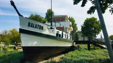 Balaton Csavargőzös Műemlékhajó, Balatonboglár