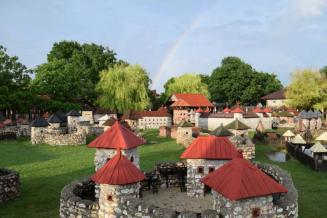 Ötödjére is Guiness-rekorder lett a dinnyési Várpark