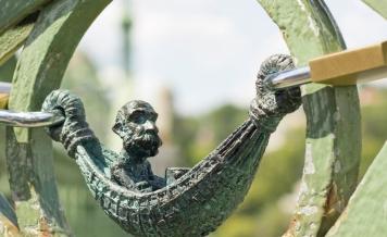 Új Kolodko-szobor bukkant fel a Szabadság hídnál