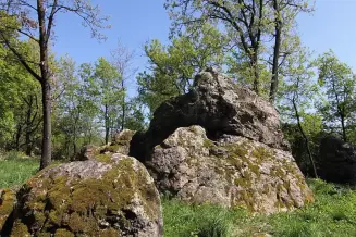 Bába-kő, Gyöngyössolymos