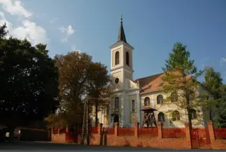 Evangélikus templom - Általános Iskola, Györe