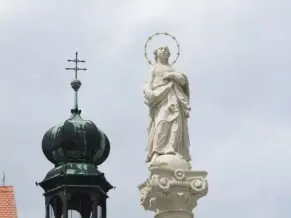 Koszeg Maria Szobor 2