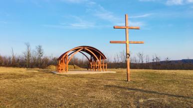 Kupa Koppany Vezer Emlekpark 02