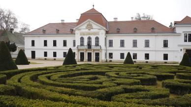 Megújult a nagycenki Széchenyi-kastély