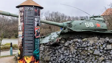 Pakozd Katonaiemlekpark 2