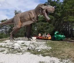 Rezi Dino Es Kalandpark 1