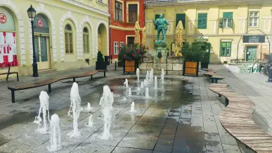 Szekesfehervar Varkocs Szobor 3