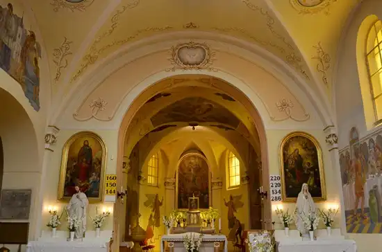 Jaszfenyszaru-Katolikus-templom.webp