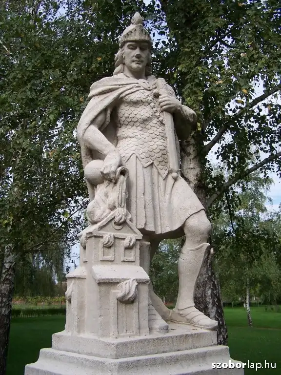 Kecel-Szent-Florian-szobor.webp