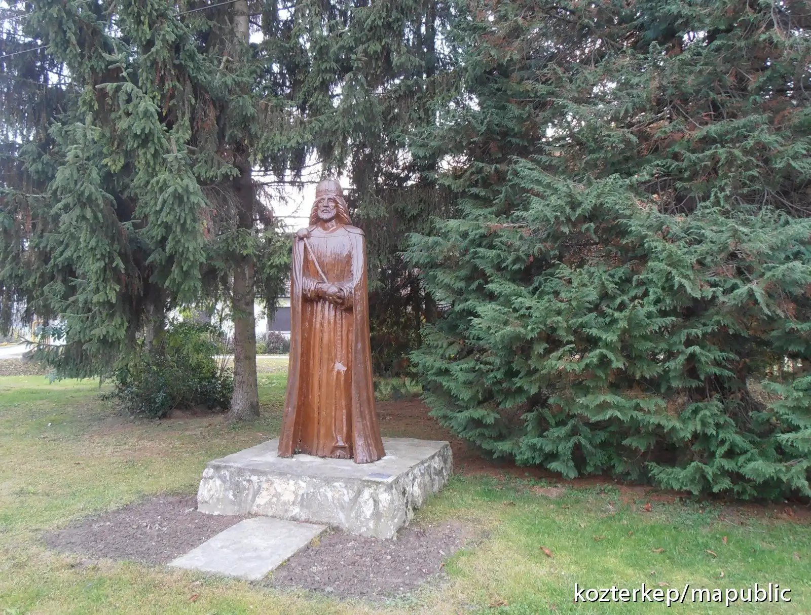 Kirandulastervezo-Cserenfa-Szent-Istvan-szobor.webp