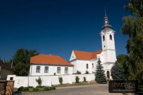 Zengovarkony_Reformatus_templom.webp