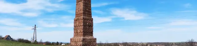 Soós Lajos emlékoszlop