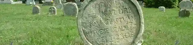 Szív alakú sírkövek