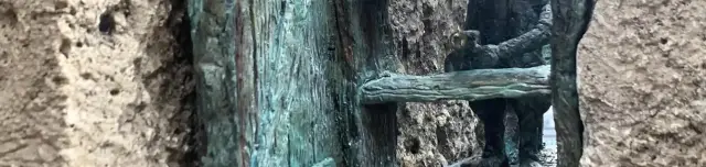 Kolodko Nincs kompót miniszobor