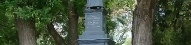 Csokonai síremléke