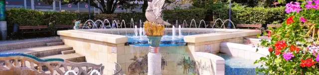 Zenélő szökőkút