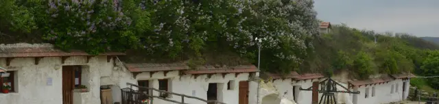 Egerszalóki Barlanglakások - Sáfránykert