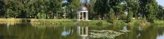 Károlyi kastély parkja