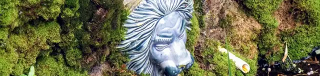 Nepomuki Szent János-forrás és szobor