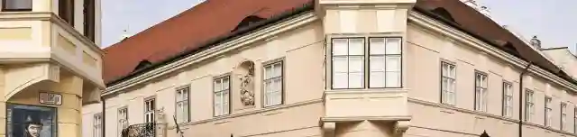 Esterházy-palota - Modern Árkádia