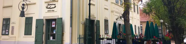 Százéves cukrászda