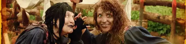 Középkori falu és állatsimogató