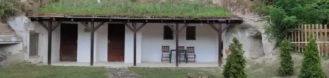 Barlanglakásos tájház