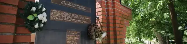 Világháborús hősök emlékműve