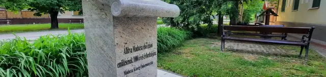 1000 éves falu emlékmű