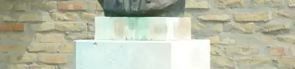 Egressy Béni mellszobra