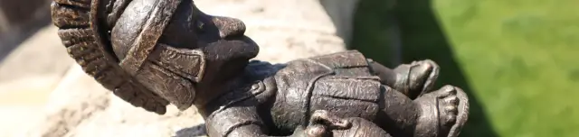 Kolodko IN VINO VERITAS miniszobor