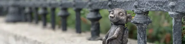 Kolodko Szurikáta miniszobor