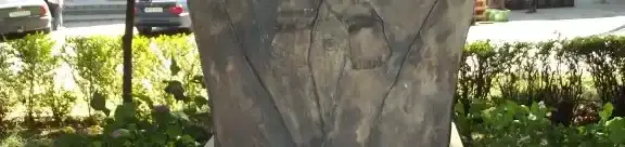 Szász Károly szobor