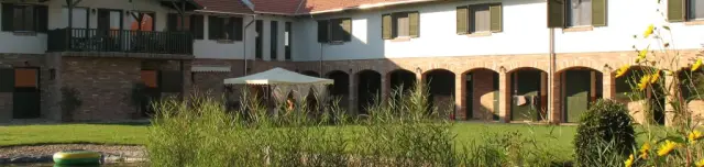 Lovas Zugoly Vendégház és Lovarda