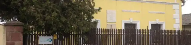 Eötvös Károly Könyvtár és Emlékház