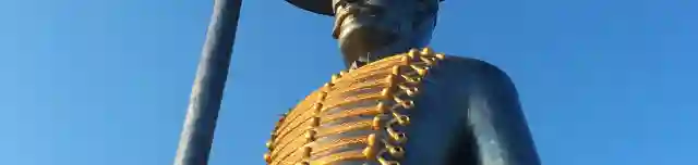 Miskahuszár - A világ legnagyobb huszár szobra