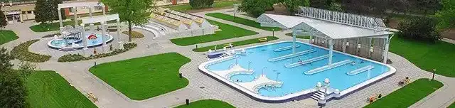 Fedett Uszoda és Termálfürdő