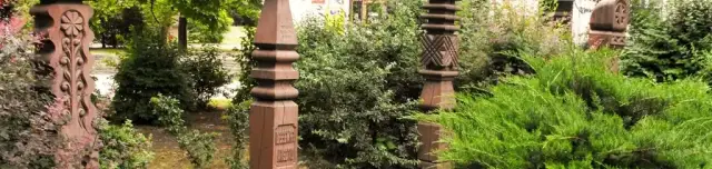 Aradi vértanúk kopjafái