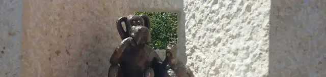 Kolodko Morzsa kutya és Tyúkanyó miniszobor